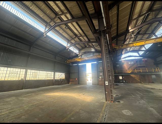 1,850M² WAREHOUSE FOR SALE IN CHLOORKOP
